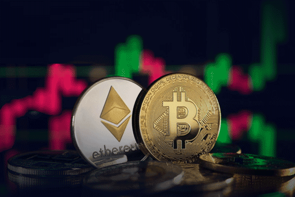 比特币触及七周高点，加密货币相关股上涨